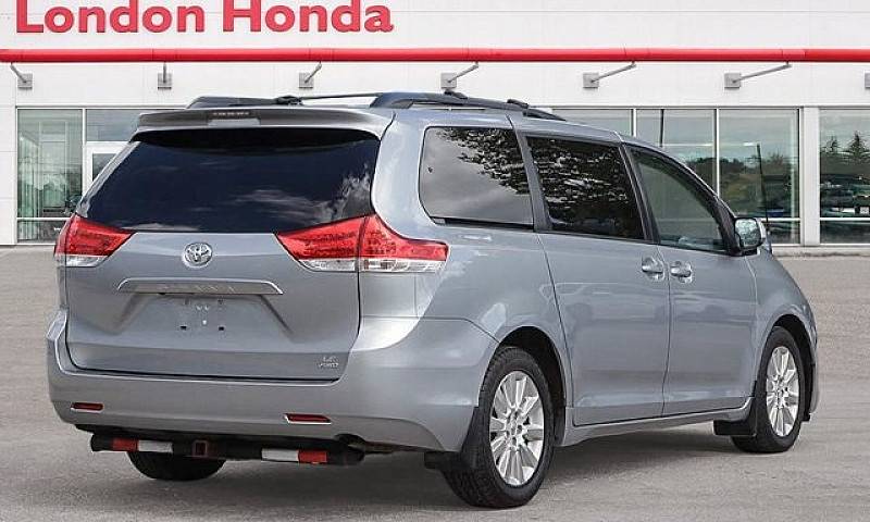 2012 Toyota Sienna L...