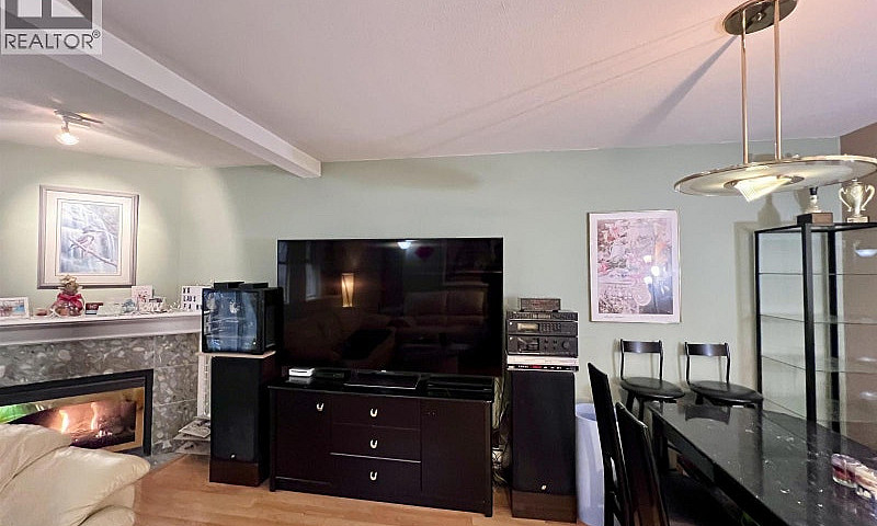 11 7488 Salisbury Av...