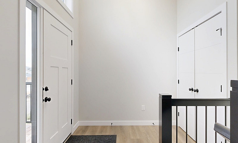 #2207 - 3 Bed/2 Bath...