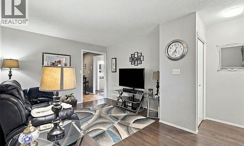 98 Magee Crescent Re...