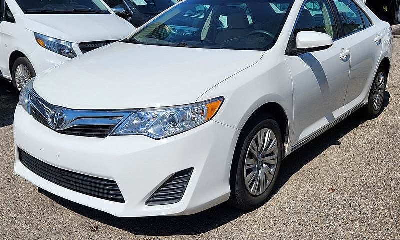 2014 Toyota Camry Le...