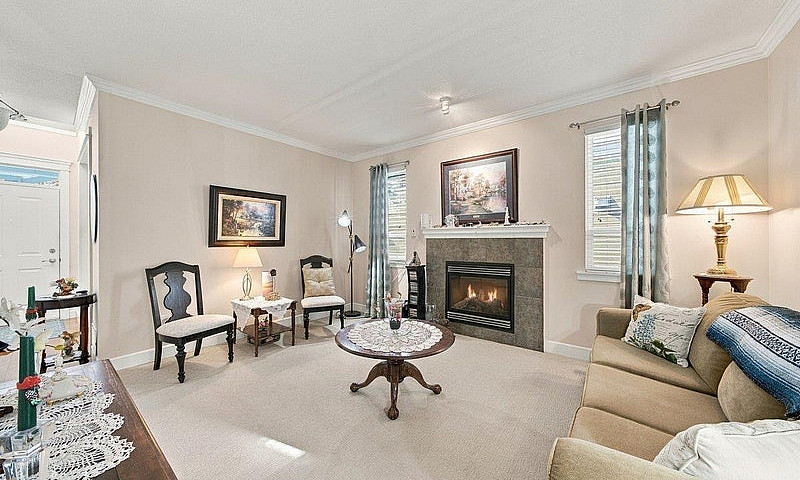 18589 67 Avenue Surr...