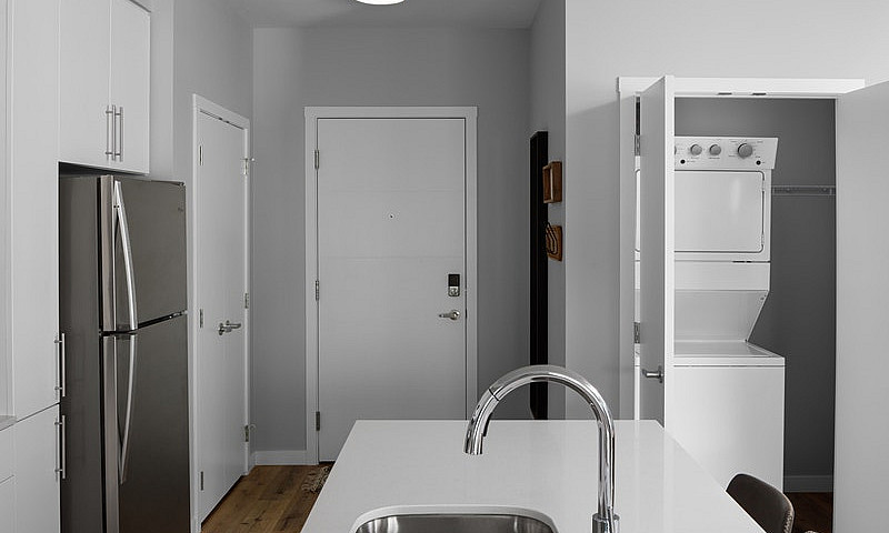 One Bedroom / One Ba...