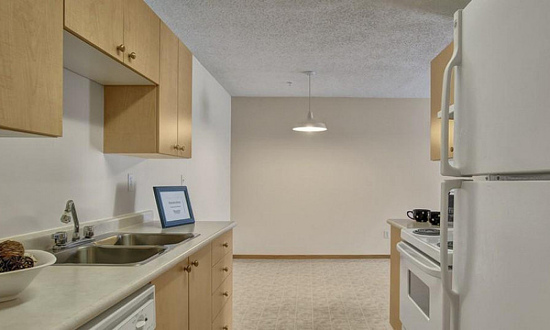 Spacious 1 Bedroom A...