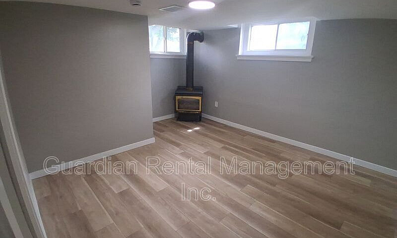 2 Bedroom, 1 Bath Un...