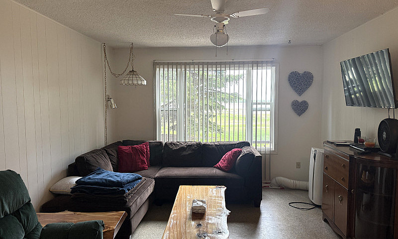 Home For Sale! 210 R...