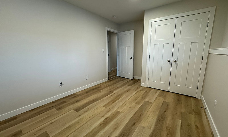 3 Bed In Lacombe - R...