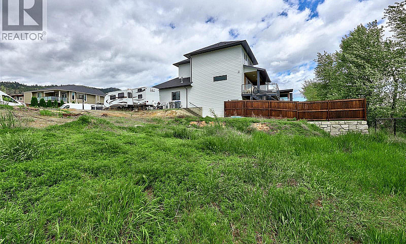 2728 Beachmount Cres...