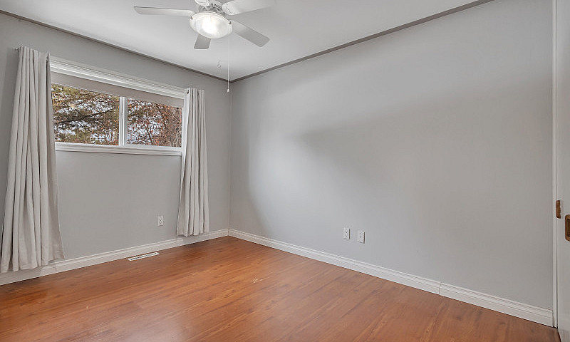 5.58 Acres ~ Bungalo...