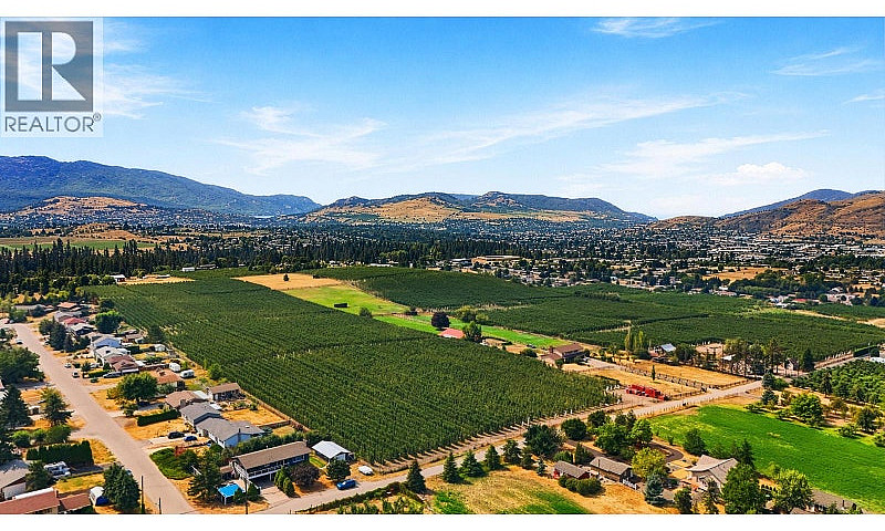 5884 Dedecker West R...