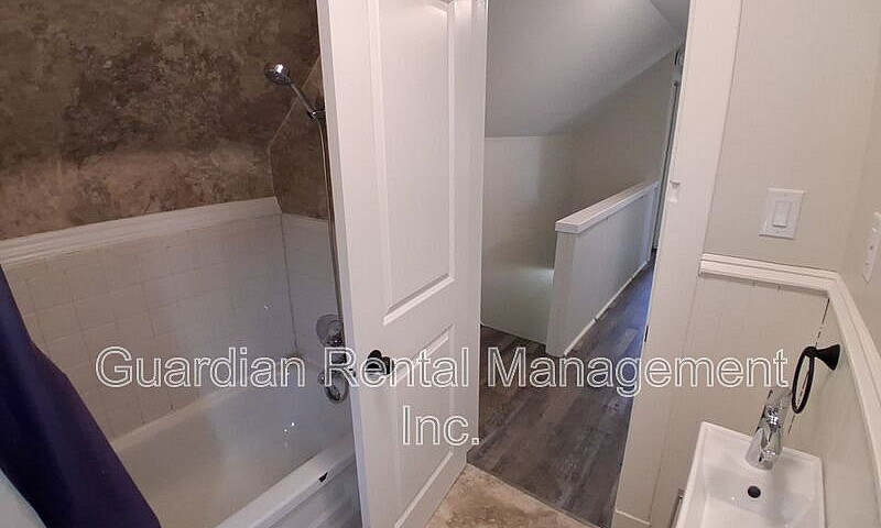 1 Bedroom, 1 Bath Un...