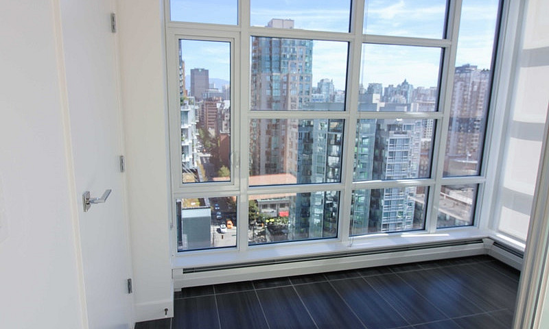 2004-1283 Howe Stree...