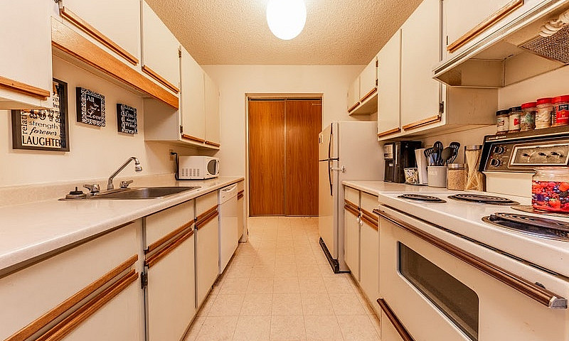 1047 Bairdmore Sq- 2...
