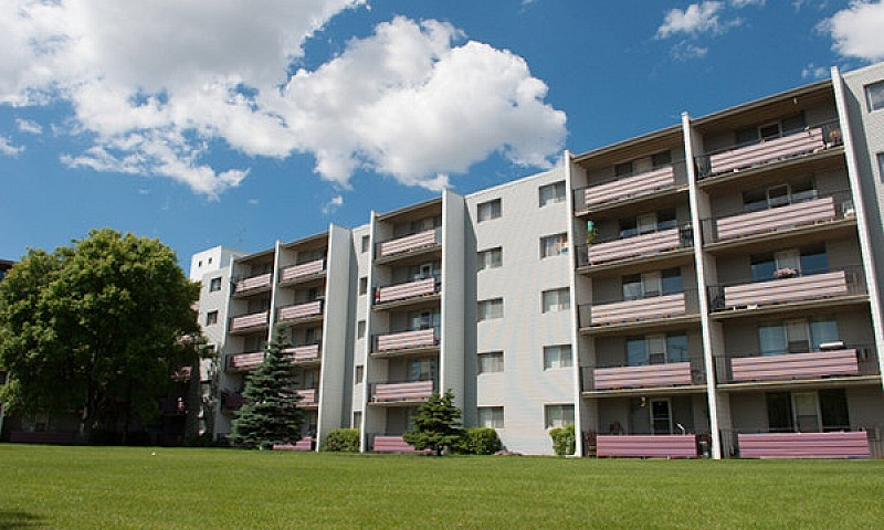 Parkwood Square - Ba...