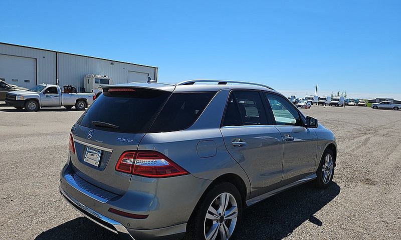 2012 Mercedes-Benz M...