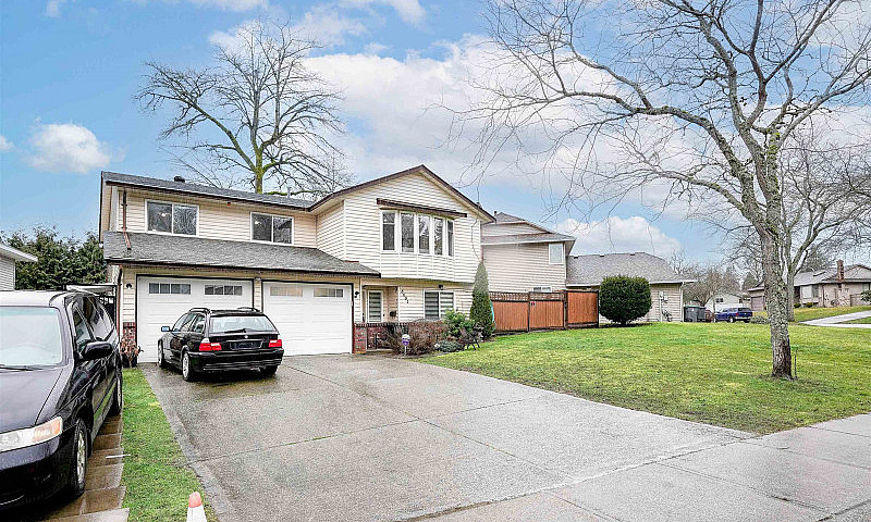 8681 146A Street Sur...