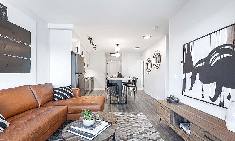 Modern & Trendy 1 Be...