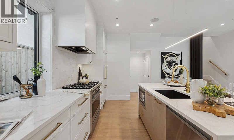#1 2244 E 11Th Avenu...