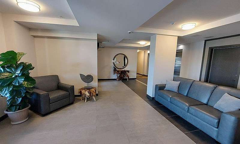 2 Bedroom + Den Apar...