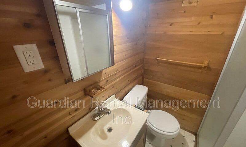 4 Bedroom, 2 Bath Ho...