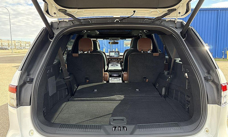 2023 Lincoln Aviator...