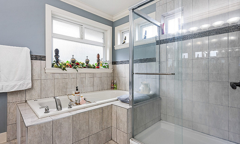 6-Bedroom, 4-Bathroo...