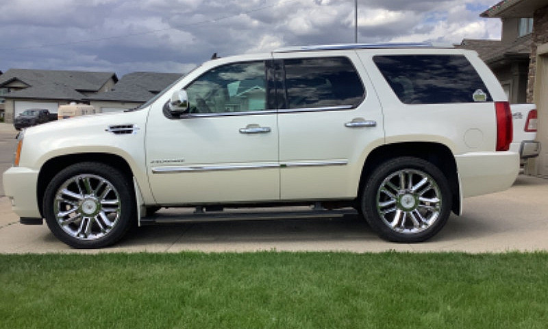 2010 Cadillac Escala...