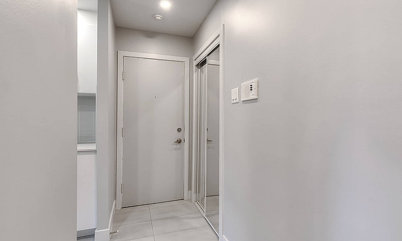4.5 Style Condo, Tou...