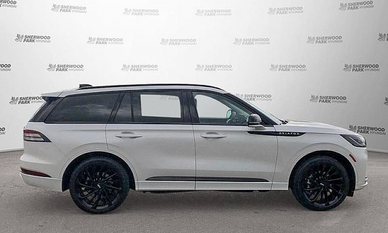 2025 Lincoln Aviator...