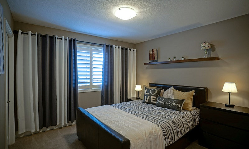 Stunning Bungalow, 8...