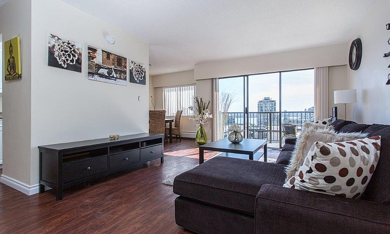 Stunning 2 Bedroom I...