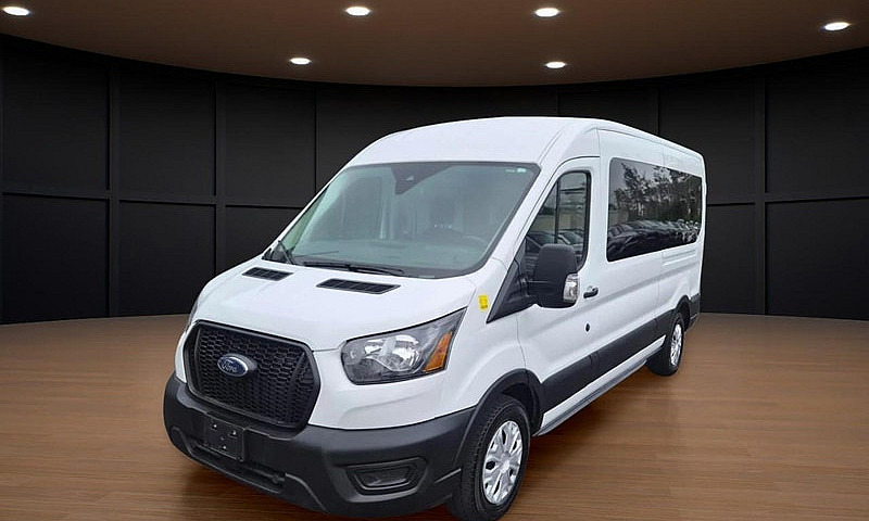 2025 Ford Transit-35...