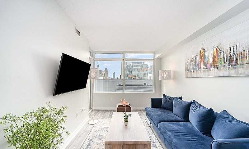 1 + Den 1 Bath Condo...