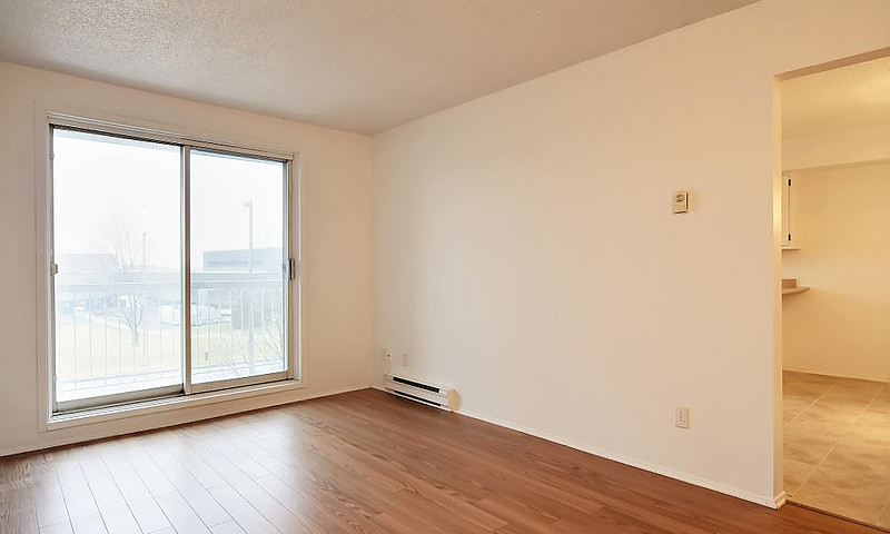 4 1/2 Style Condo Au...