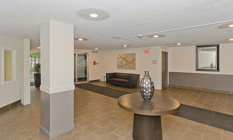2 Bedroom - 8208 Fli...