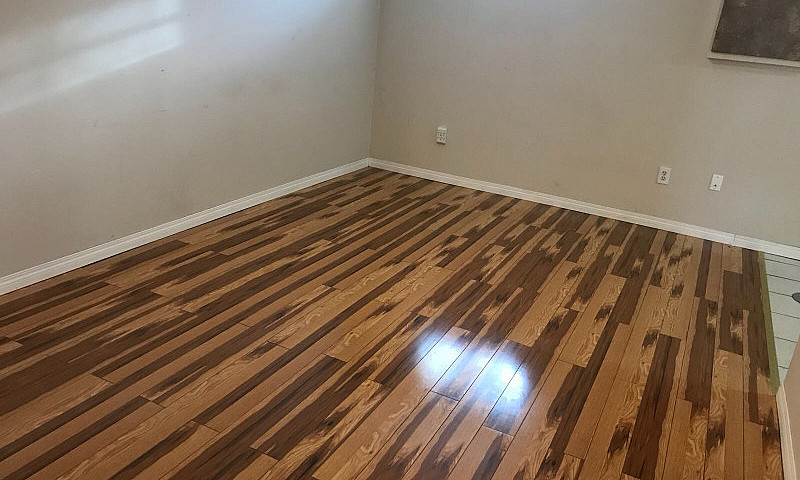 Like New 2 Br In Mar...