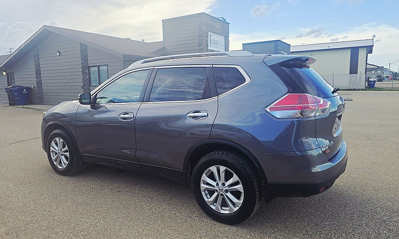 Nissan Rogue Sv***Aw...