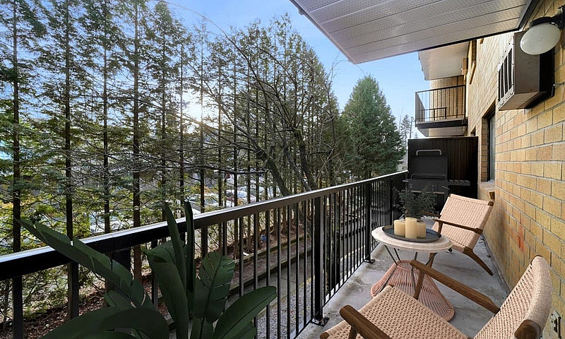 Queen Anne Apartment...