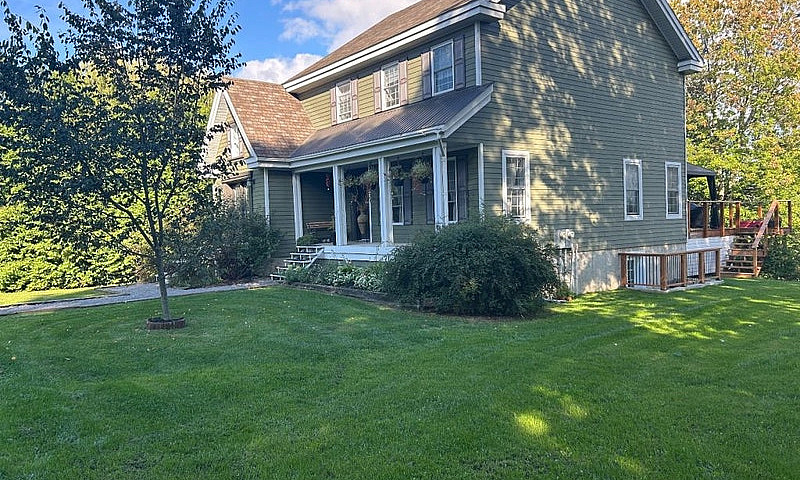 $900,000 - 2 Storey ...