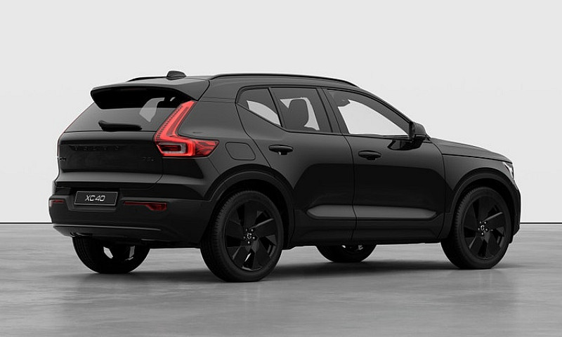 2026 Volvo Xc40...