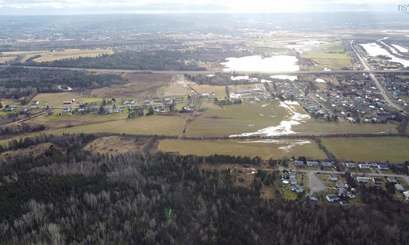 10.5 Acre Lot Min Fr...