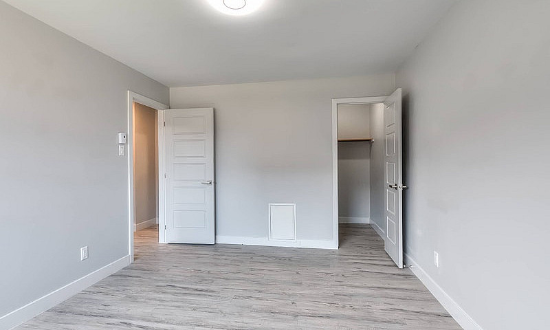 4.5 Style Condo, Tou...