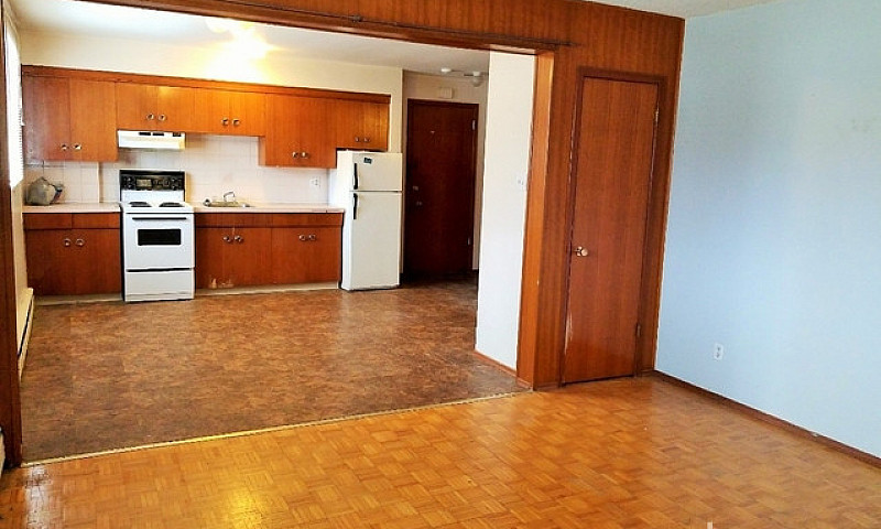 Studio Condo-Edmonto...