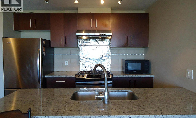 908 8288 Lansdowne R...