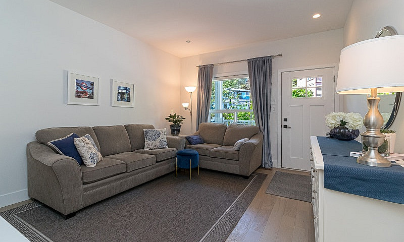 Townhome 3 Beds, 4 B...