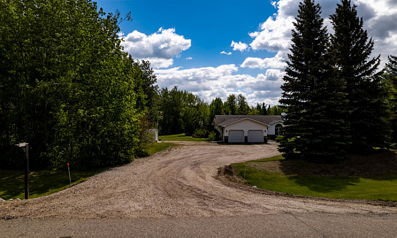 Gorgeous Acreage Loc...