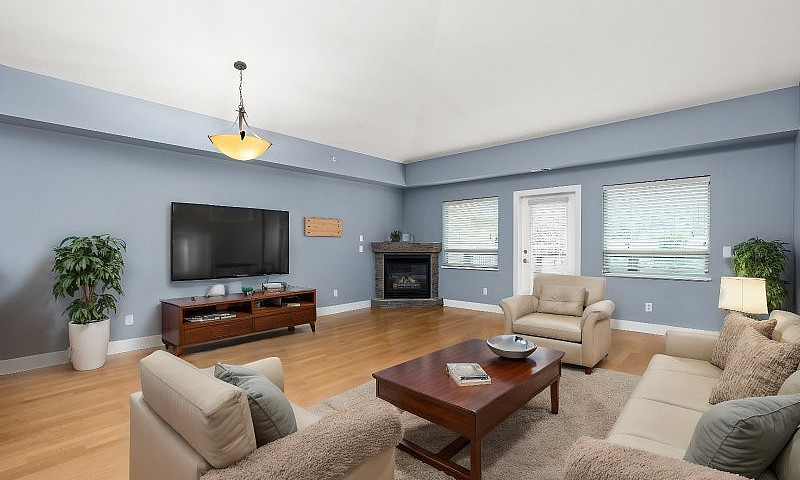 #335 - 3996 Beach Av...
