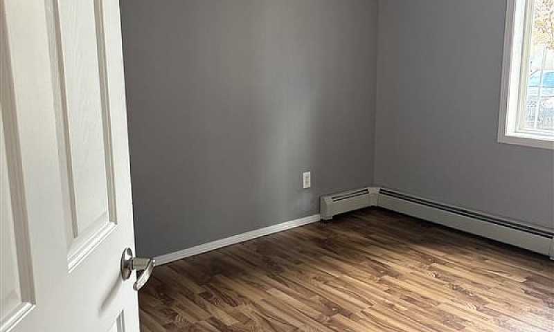 Stunning 2 Bedroom, ...
