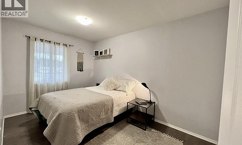 18 Gander Crescent K...
