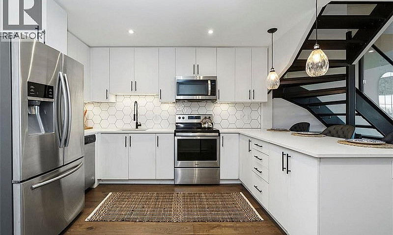 65 Yorkland Boulevar...
